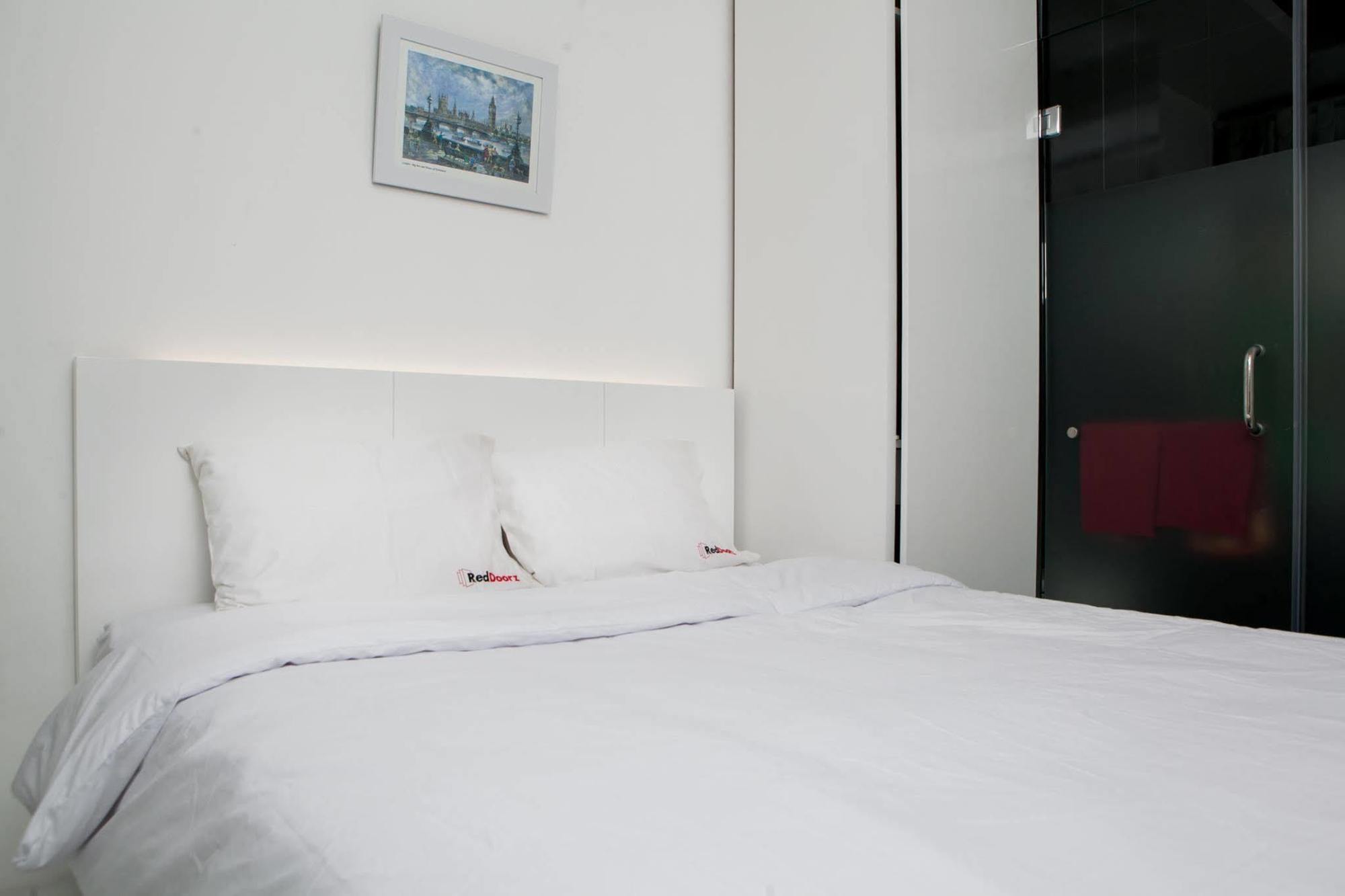 Reddoorz Plus Near Parahyangan University Bandung Exterior foto